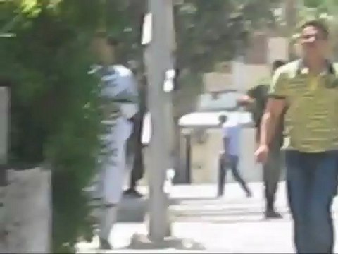 Syria فري برس حماه المحتلة انتشار الشبيحة على باب مسجد السرجاوي 20 7 2012 ج2 Hama