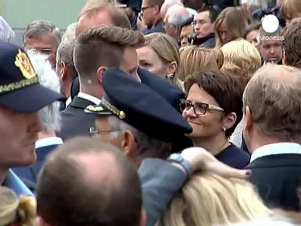 Noruega rinde homenaje a las víctimas en el aniversario...