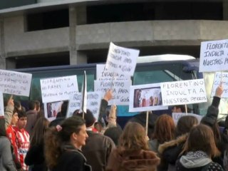 Defensores de los animales protestan en el Real Madrid - Sporting de Gijón