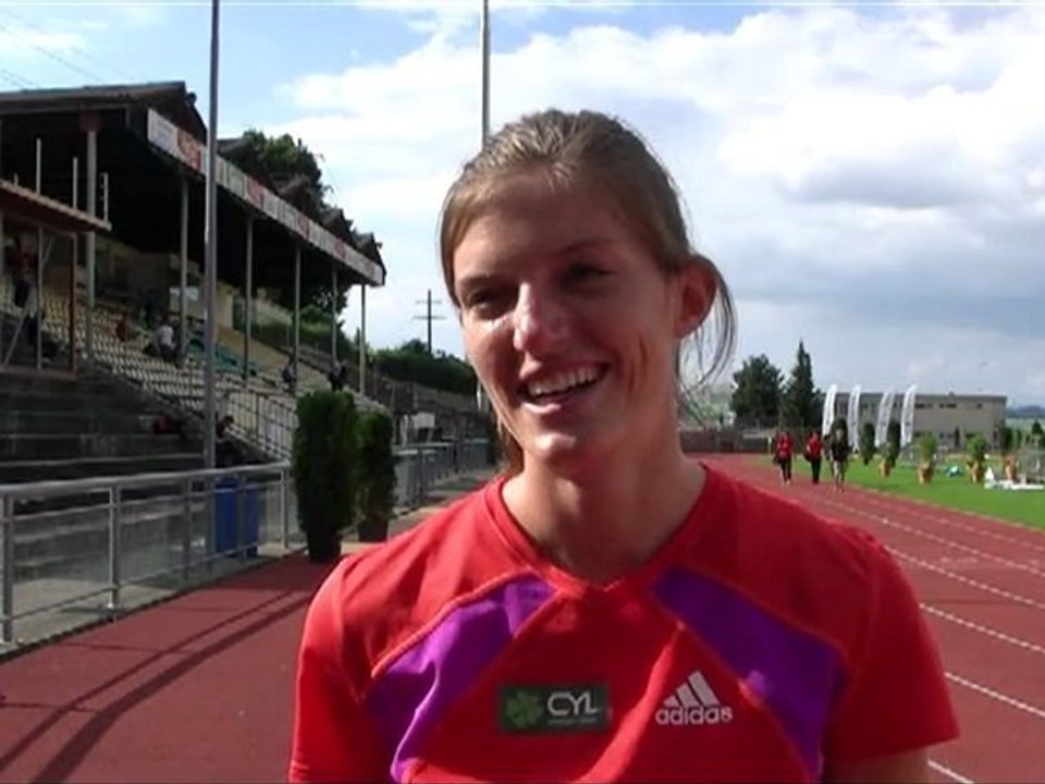 Lea Sprunger - 150 m & Interview avant JO - Swiss Meeting Fribourg 2012