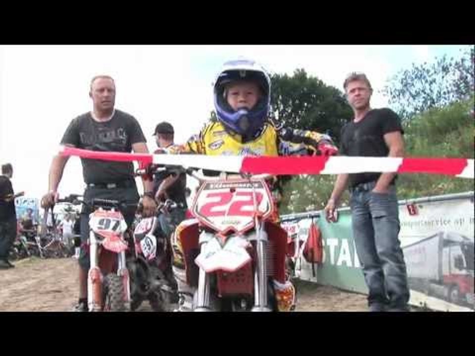 Piepjonge coureurs scheuren op Zwarte Cross