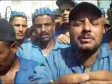 تظاهر عمال النظافة بحي غرب المنيا أمام مبني المحافظة