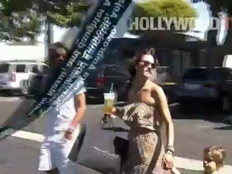 Victoria Secret Alessandra Ambrosio y su bella familia! - Hollywood.TV