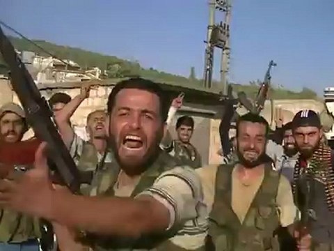 Syria فري برس كتيبة عمرو بن العاص تستولي على دبابة في اعزاز 22 7 2012 Aleppo