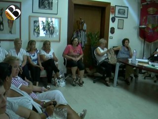 Il personale dell'asilo nido occupa la stanza del sindaco