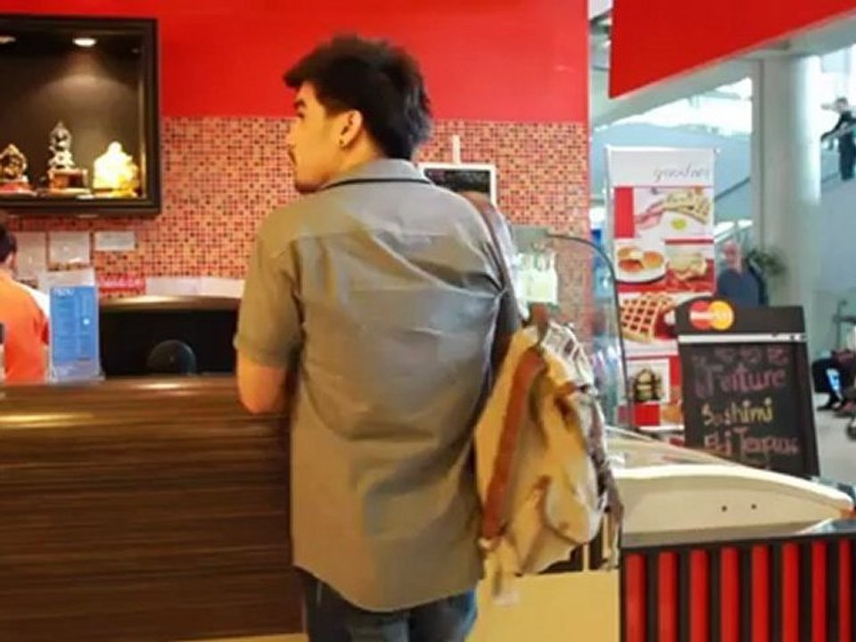 Love at first flight  EP5 ตอนจบ (Samsung Galaxy Tab 10.1 Ads) - YouTube [freecorder.com]