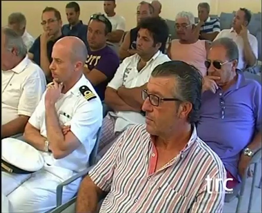 Licata. Due europarlamentari incontrano i pescatori .-- TRC -- Tele Radio Canicattì