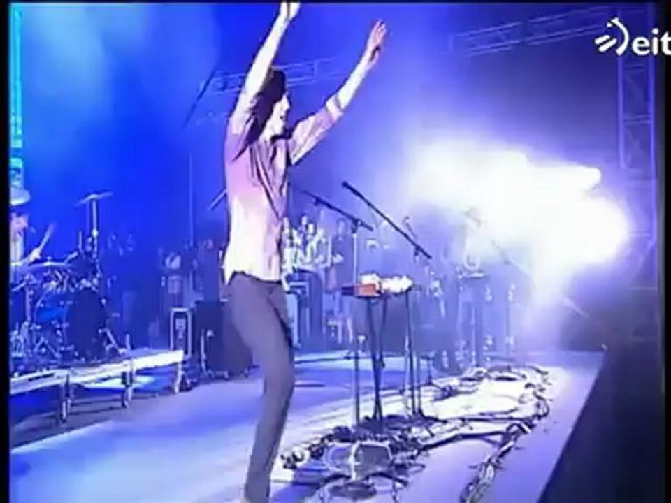 Live, Cut Copy: Hearts on fire