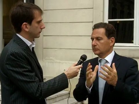 Eric Besson interviewé par Brice Alzon pour Parole d'entrepreneurs