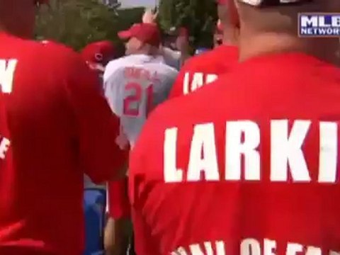 Larkin, Santo Inducted into Baseball HOF