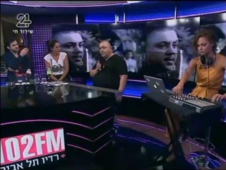 חלק 2 ארקדי דוכין מתארח אצל אלירז ועינת 23.7.2012