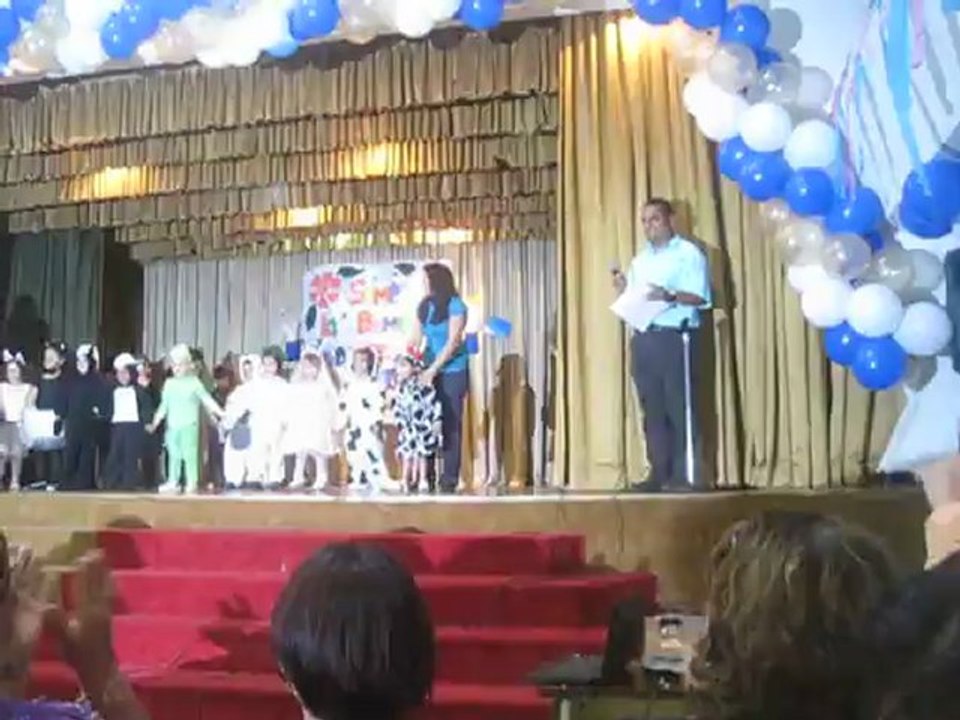 LA PULGA Y EL PIOJO en el  Acto Cultural Preescolar 2012 del Colegio Betania