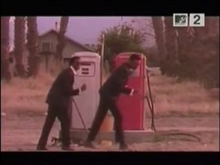 1985 - Everybody Wants to Rule The World