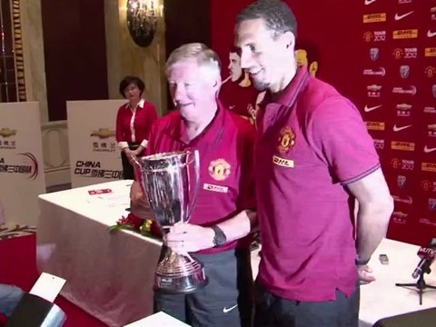 Manchester United's Fergie looking for new players