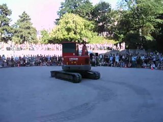 BEAU GESTE Dance with Machine "La découverte"