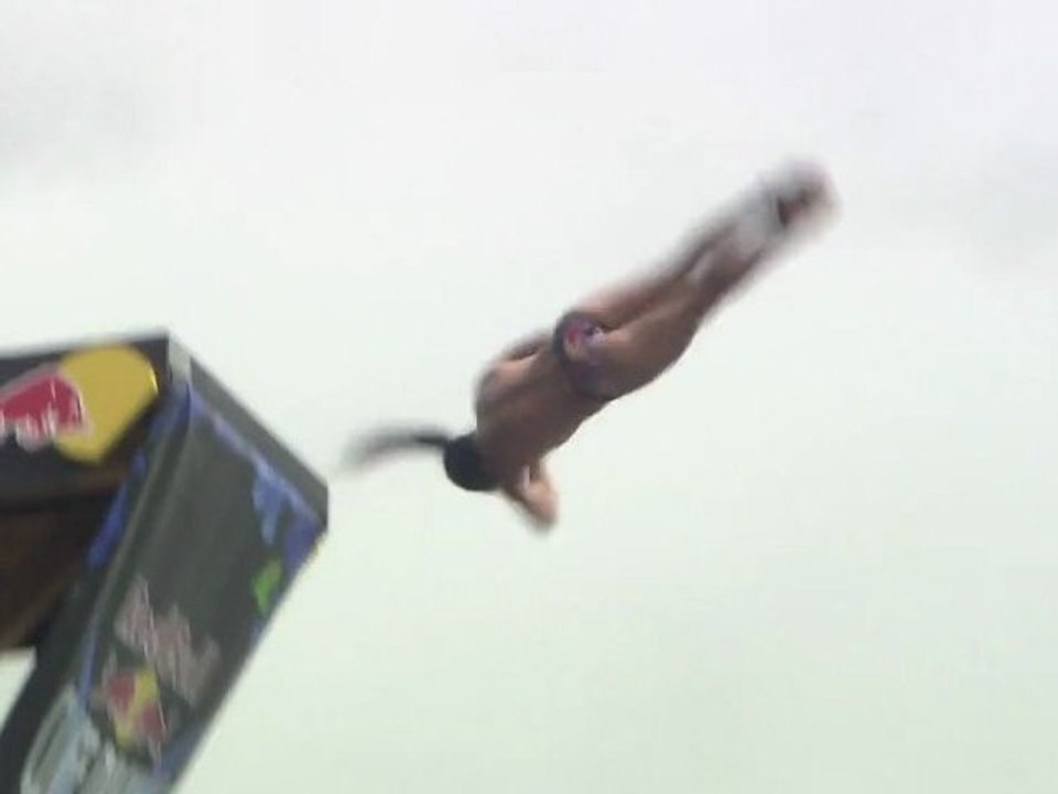RedBull - Cliff Diving in Portugal