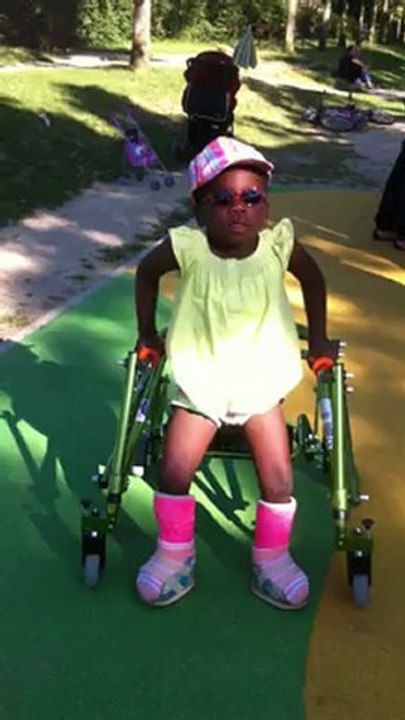 1 pas .... DEBOUT !!!! Le top départ est donné ....