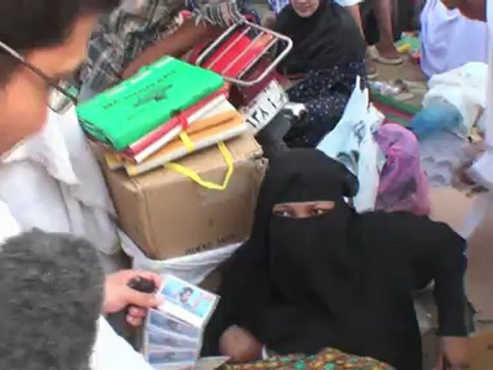 Hajj AJE Web Exclusive: Profiting at the Hajj