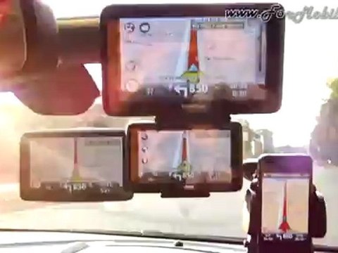 TomTom GO LIVE 1005 World VS Europe VS Start 60 Europe VS Apple iPhone 4S - Confronto in auto