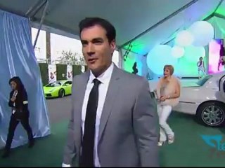 David Zepeda @davidzepeda1 llegando a la alfombra verde LG