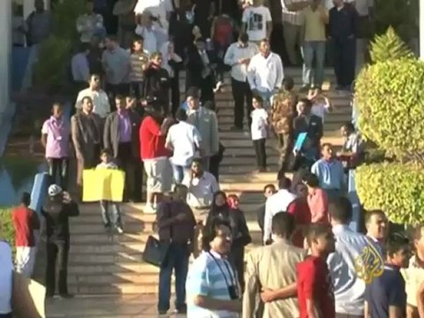 ليبيون يطالبون بإعادة توزيع مقاعد المؤتمر الوطني العا