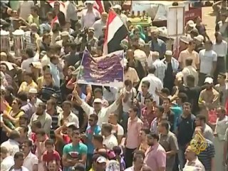 جمعة "الإصرار" للمطالبة بإعادة محاكمة مبارك ورموز نظام