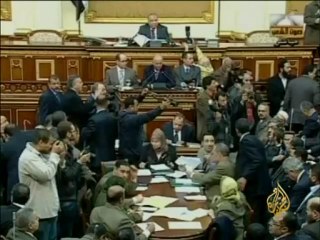 الكتاتني يؤكد إحترام البرلمان للقضاة والقانون