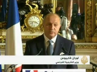 كلينتون تجدد دعوتها لموسكو بعدم إمداد سوريا بالسلاح