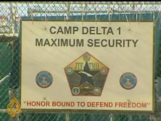 Obama stumbles on Guantanamo Bay