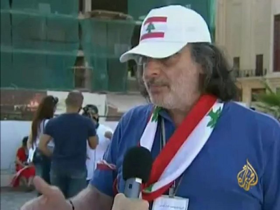 ناشطون لبنانيون يدعون لنبذ الخلافات السياسية والطائفي