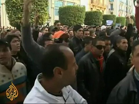 Tunisia's Islamists allowed to participate in politics