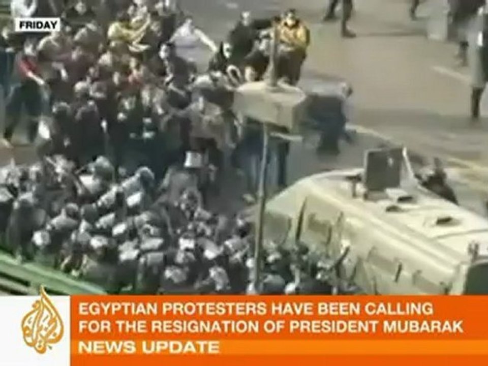 Police attack praying Egyptians