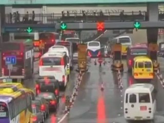 Severe typhoon hits Hong Kong
