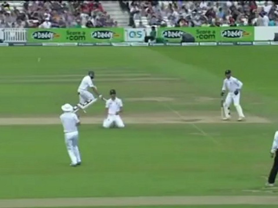 Andrew Strauss, joueur de cricket explose ses lunettes