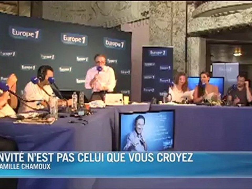 Camille passe une dédicace au macadam marseillais