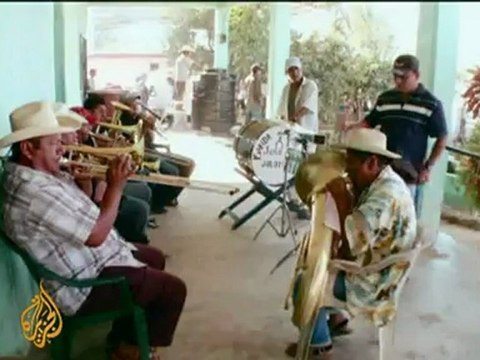 Mexico villagers establish local police