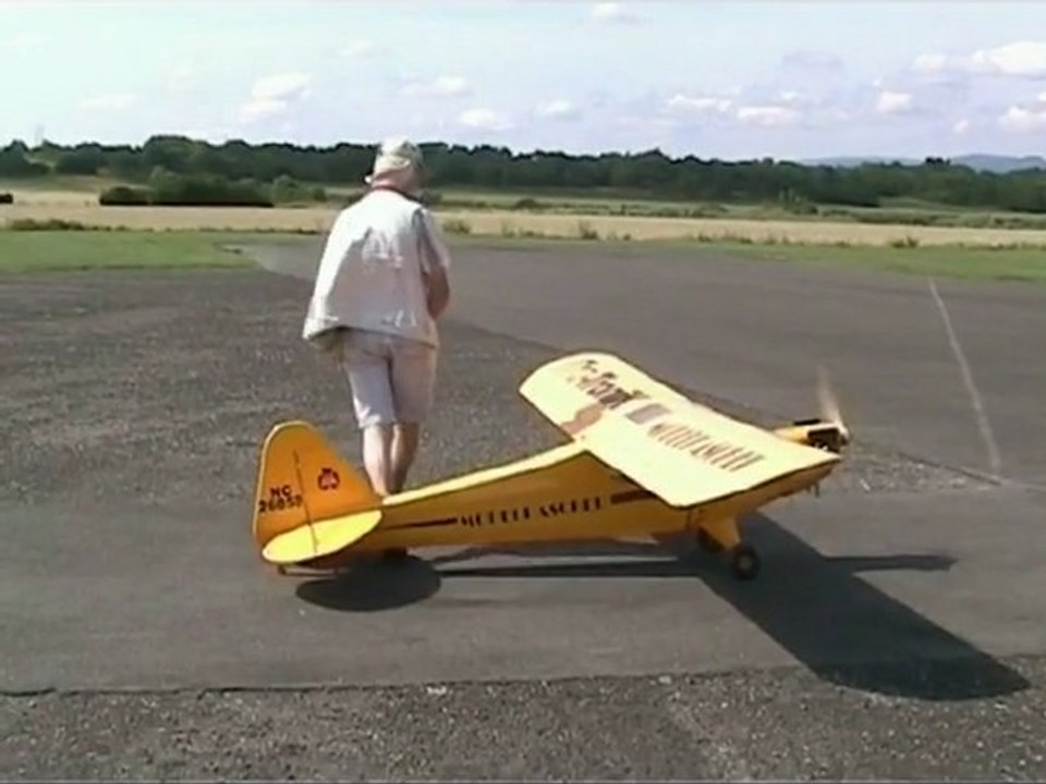 GAP : Piper J3 RC 3,60m de Jean-Pierre Verdelet