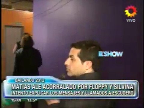 Matias acorralado por Floppy y Silvina. Persecución en los pasillos de Ideas