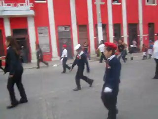 RECORRIENDO LAS CALLES DEL CALLAO CON LOS ALUMNOS DEL I.E.P. MUNDIAL POR EL DIA DE LA INDEPENDENCIA DEL PERU