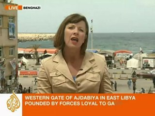 Gaddafi troops outflank rebels