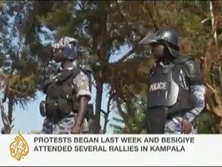 Ugandan opposition bundled on pickup truck