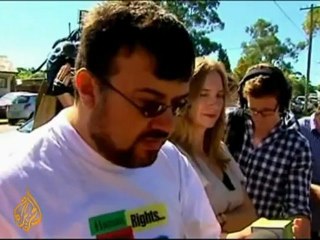 Asylum seekers riot in Australia