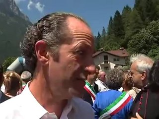 700 firme contro la centrale