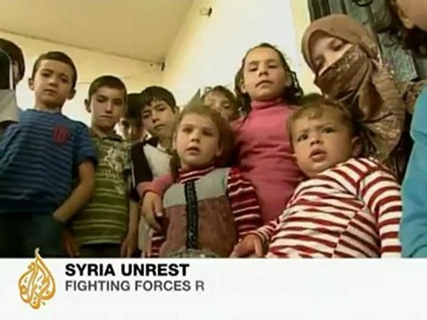 Syrians flee to Lebanon