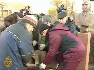 Russian officials probe statue scandals