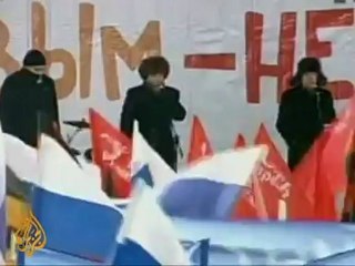 Rival Putin crowds rally in Moscow