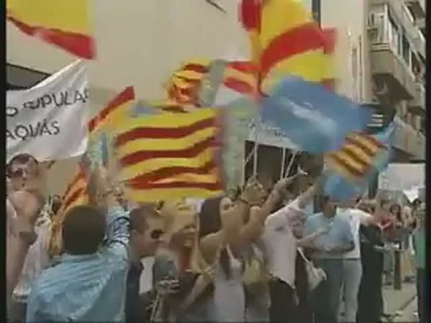 Partidarios y detractores de Camps se enfrentan en un acto del PP