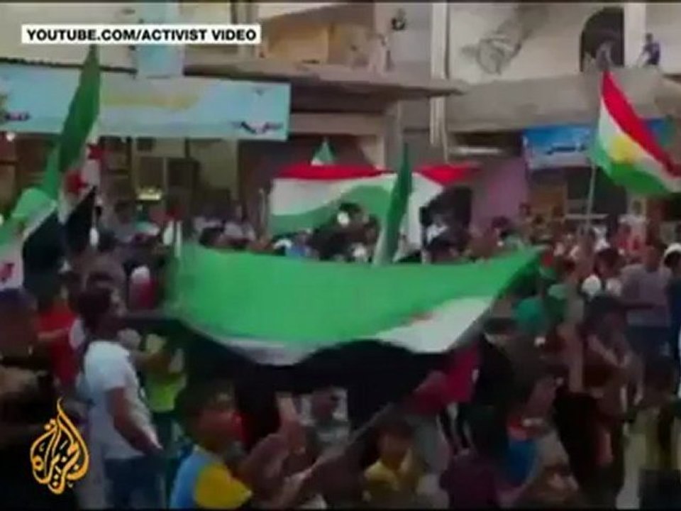 Syrian rebels seize key border points