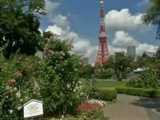 Робот-гид приступает к работе на телебашне Токио