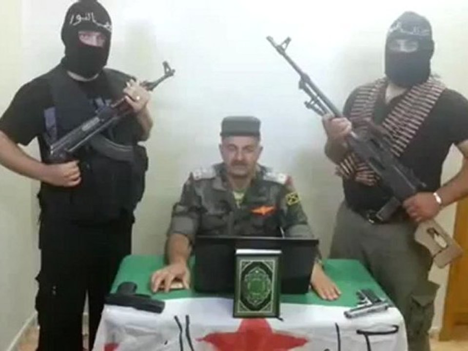 Syria فري برس ريف دمشق النبك العقيد محمد خير الحالوش يعلن انشقاقه وانضماه للجيش السوري الحر كتائب النور وتشكيل المجلس الثوري الاعلى لتحرير ال